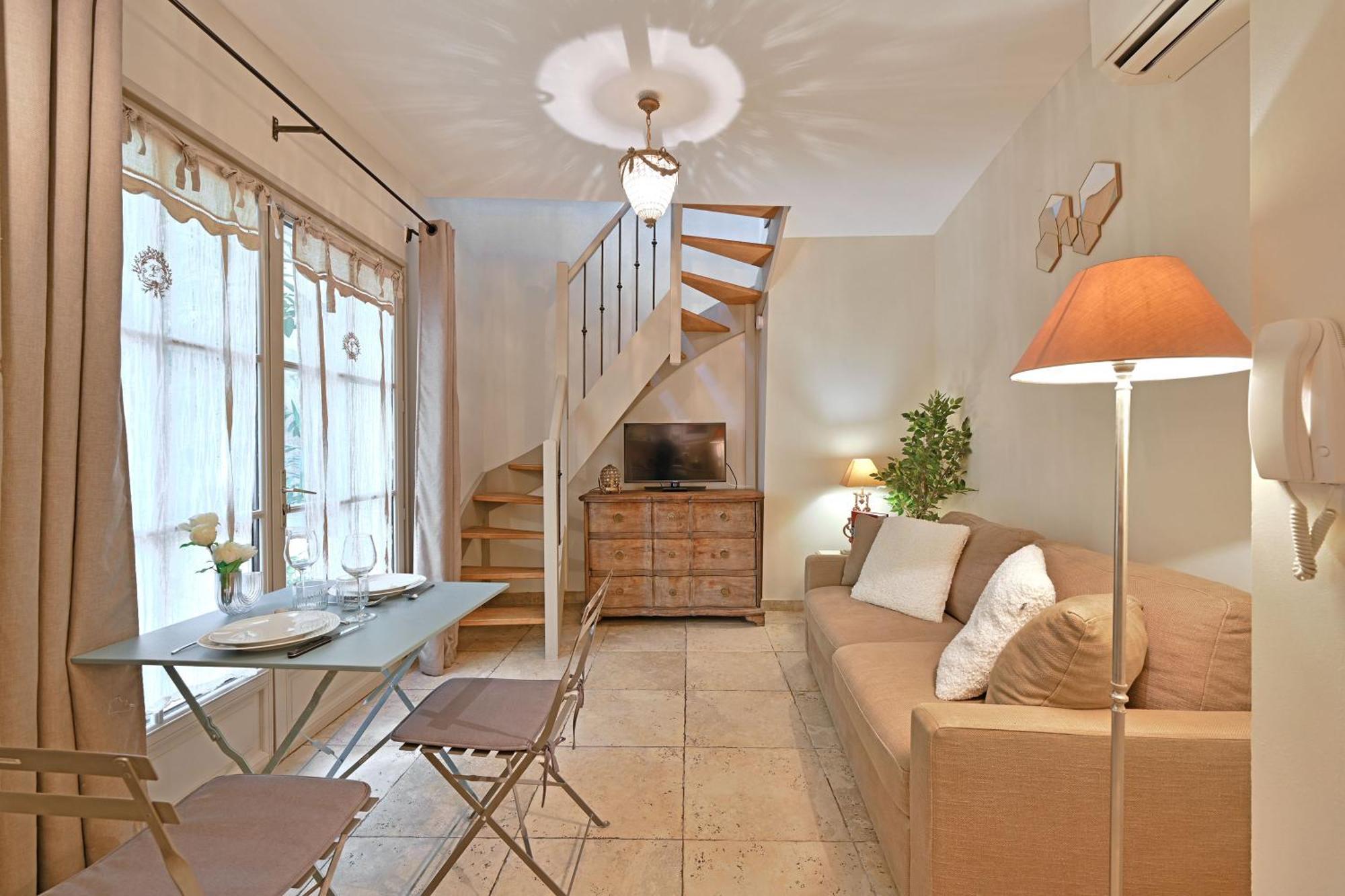 Au Coeur Des Papes, Dans Batisse De Charme Studios & Appartements En Coeur De Ville Авиньон Экстерьер фото