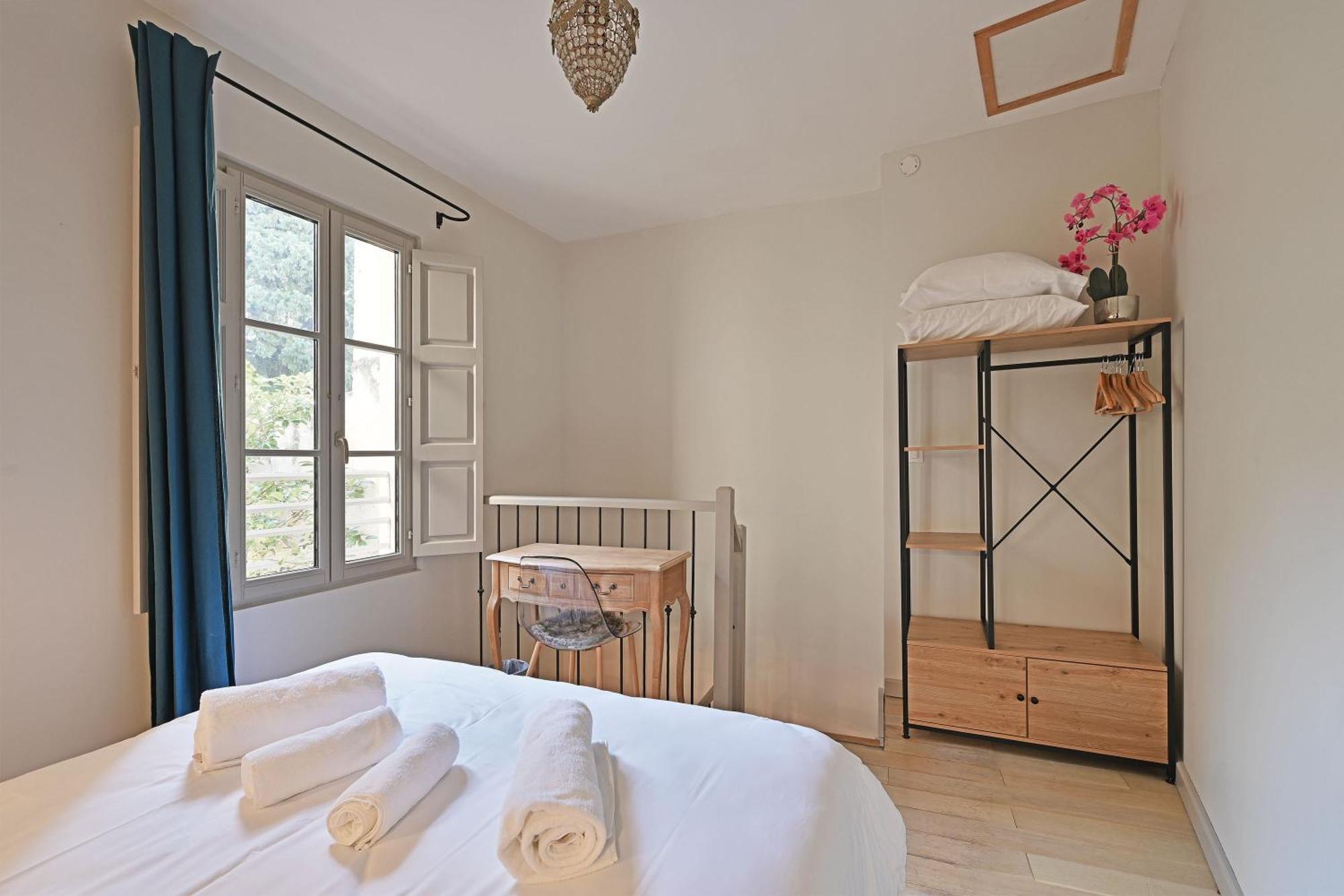 Au Coeur Des Papes, Dans Batisse De Charme Studios & Appartements En Coeur De Ville Авиньон Экстерьер фото