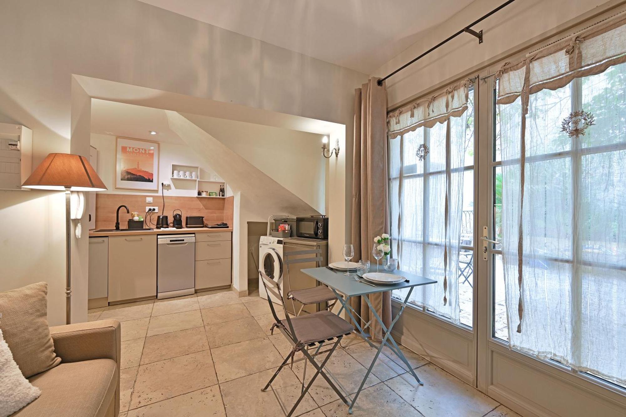 Au Coeur Des Papes, Dans Batisse De Charme Studios & Appartements En Coeur De Ville Авиньон Экстерьер фото